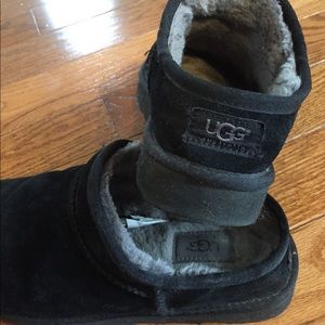 Ugg Neumann women’s clogs